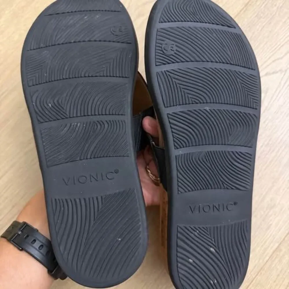 Vionic Jillian Black Leather Sandals size 7 womens